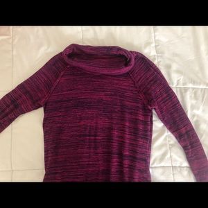 Long sleeve athletic shirt